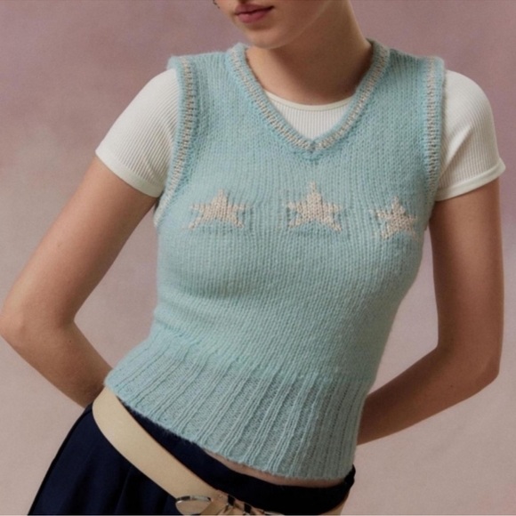 Kimchi Blue Urban Outfitters Sweater Knit Tank Top Vest - Picture 2 of 8